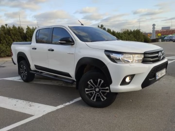 Авто Toyota Hilux Pick Up 2017 № 7030098