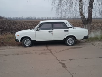 Авто ВАЗ 2107 1990 № 7041088