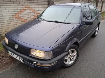 Авто Volkswagen Passat Sedan 1989 № 7048168