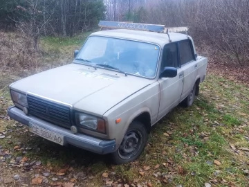 Авто ВАЗ 2107 1985 № 7048610