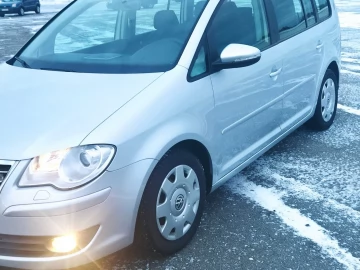 Авто Volkswagen Touran 2010 № 7050161