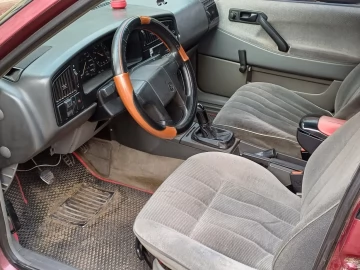 Авто Volkswagen Passat Sedan 1989 № 7052202