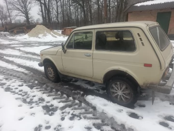Авто ВАЗ 2121 1992 № 7052416