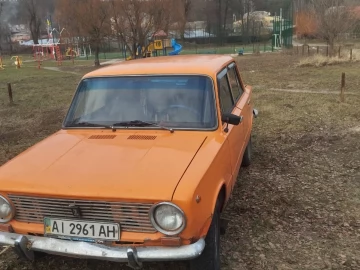Авто ВАЗ 2101 1976 № 7052700