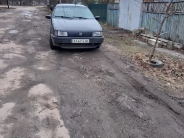 Авто Volkswagen Passat Sedan 1990 № 7052946