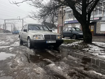 Авто Mercedes 220 1985 № 7054630