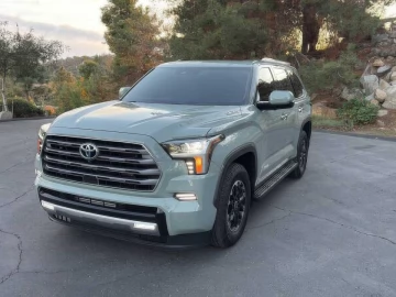 Авто Toyota Sequoia 2023 № 7054639