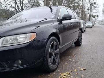 Авто Volvo V70 2012 № 7060406