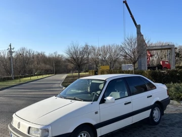 Авто Volkswagen Passat Sedan 1991 № 7065495