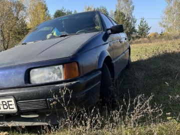 Авто Volkswagen Passat Sedan 1989 № 7066447