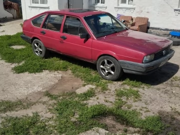 Авто Volkswagen Passat Hatchback 1986 № 7069041