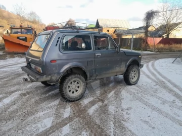 Авто ВАЗ 2121 1989 № 7074714
