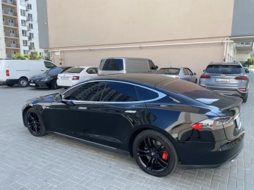 Авто Tesla Model S 2014 № 7074919