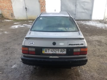 Авто Volkswagen Passat Sedan 1989 № 7075686