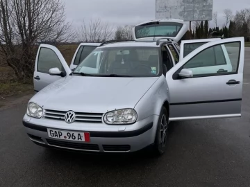Авто Volkswagen Golf 2002 № 7079519