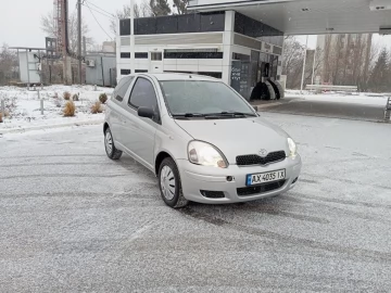 Авто Toyota Yaris 2000 № 7079620