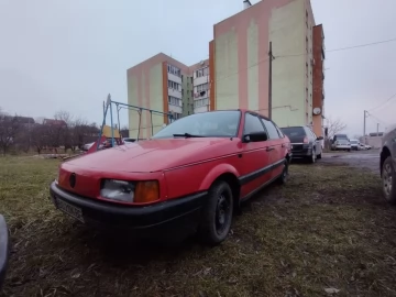 Авто Volkswagen Passat Sedan 1989 № 7083536