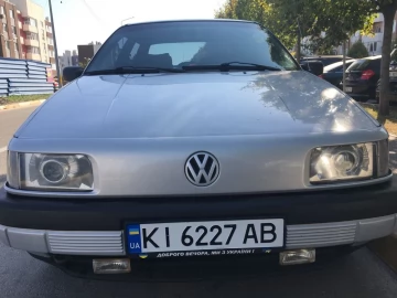 Авто Volkswagen Passat Sedan 1992 № 7087108