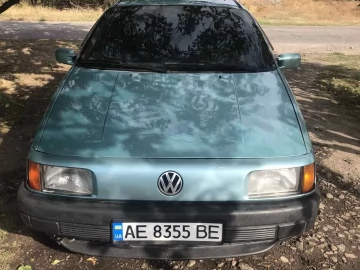Авто Volkswagen Passat Sedan 1992 № 7087227