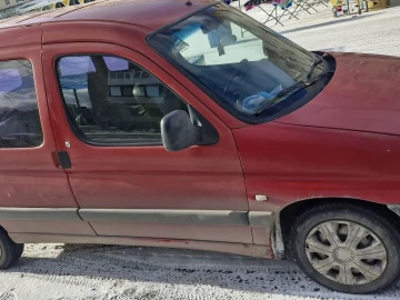 Авто Peugeot Partner 2000 № 7087444