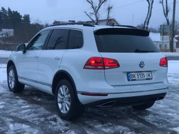Авто Volkswagen Touareg 2015 № 7089267
