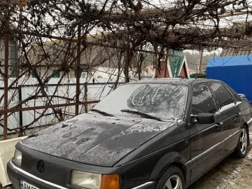 Авто Volkswagen Passat Sedan 1989 № 7091027