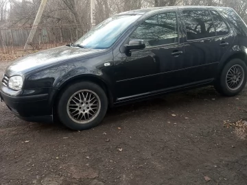 Авто Volkswagen Golf 2000 № 7095267
