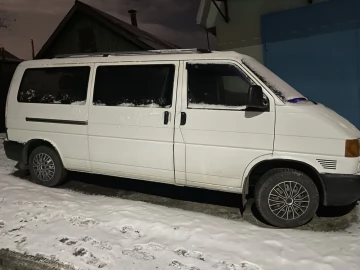 Авто Volkswagen Transporter 2000 № 7096852
