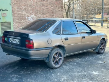 Авто Opel Vectra 1991 № 7103796