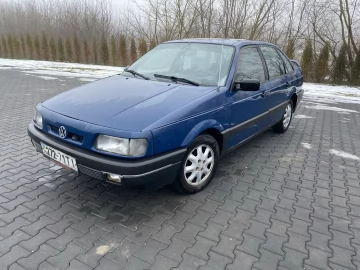 Авто Volkswagen Passat Sedan 1989 № 7137996