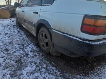 Авто Volkswagen Passat Sedan 1989 № 7138677