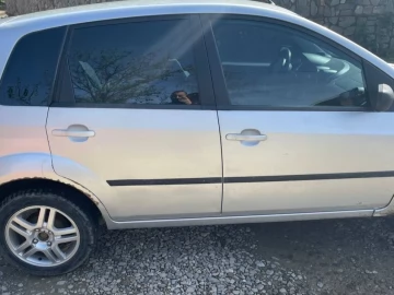 Авто Ford Fiesta 2005 № 7158576