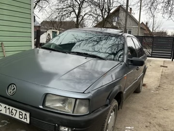 Авто Volkswagen Passat Sedan 1990 № 7160647