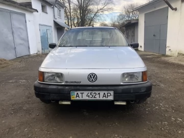 Авто Volkswagen Passat Sedan 1989 № 7172095