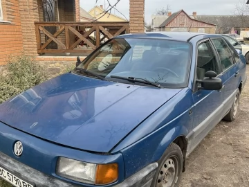 Авто Volkswagen Passat Sedan 1989 № 7172168