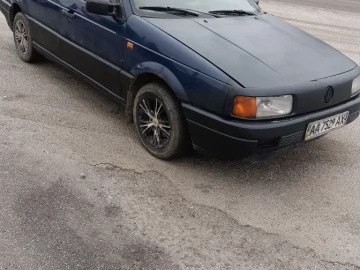 Авто Volkswagen Passat Sedan 1990 № 7172169