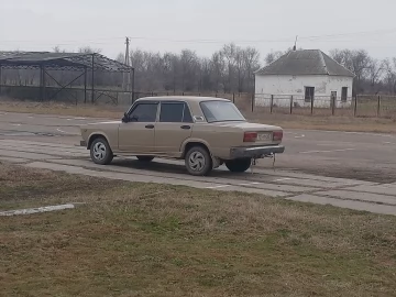 Авто ВАЗ 2107 1985 № 7173250