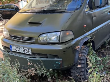 Авто Mitsubishi Delica 1995 № 7182845