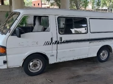 Авто Mazda E 2000 2200 Bus 1997 № 7193507
