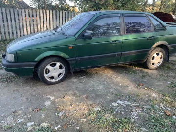 Авто Volkswagen Passat Sedan 1989 № 7194651