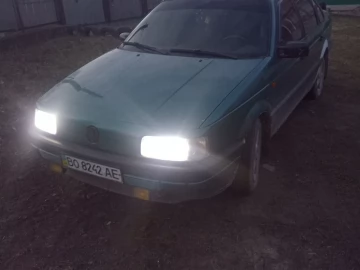 Авто Volkswagen Passat Sedan 1989 № 7195595
