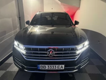 Авто Volkswagen Touareg 2018 № 7204257