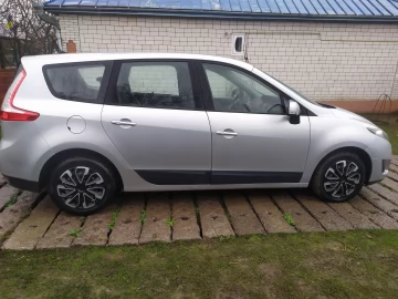 Авто Renault 4 2009 № 7209334