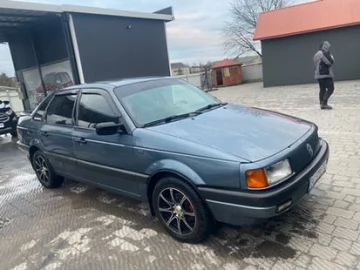 Авто Volkswagen Passat Sedan 1989 № 7224799