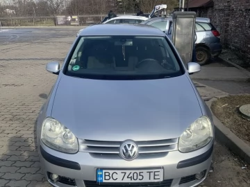 Авто Volkswagen Golf 2004 № 7233204