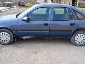 Авто Opel Vectra 1989 № 7235242