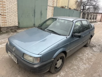 Авто Volkswagen Passat Sedan 1992 № 7243069