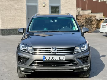 Авто Volkswagen Touareg 2015 № 7260932