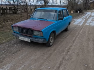 Авто ВАЗ 2107 1992 № 7293503