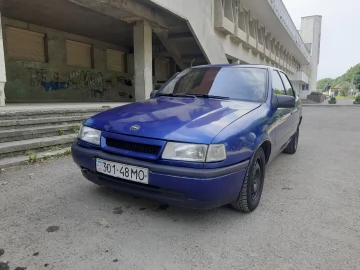 Авто Opel Vectra 1989 № 7293563